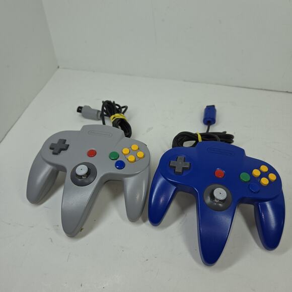 Vtg Nintendo 64 N64 Controllers Controller Wired Grey Blue Retro Gaming Video - Picture 2 of 10